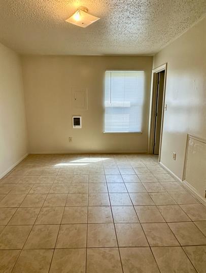 Dormitorio - 951 Bellmore Ave