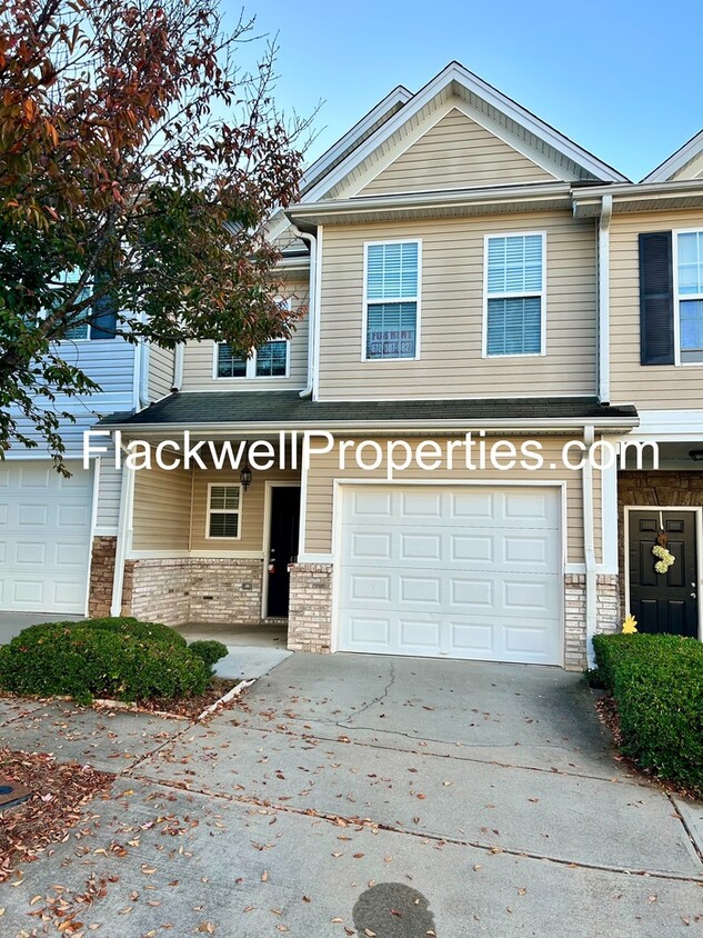 Foto principal - Beautiful, clean, and updated Townhome wit...