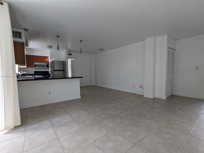 Foto del edificio - 777 NE 62nd St