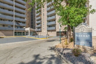 Building Photo - 601 W 11th Ave