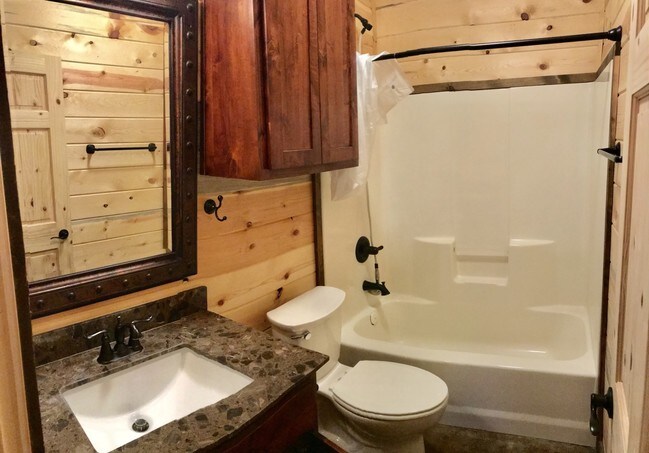 Foto del edificio - Four-Plex