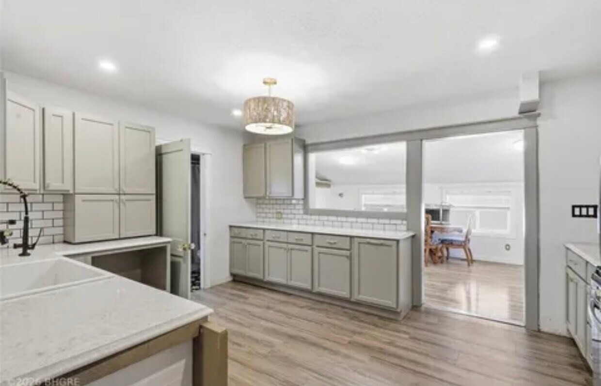 Foto del edificio - 6208 SE 2nd St