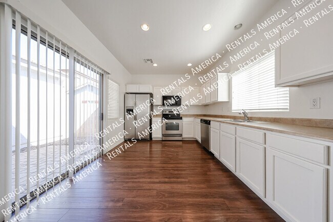 Foto del edificio - 4714 E Laurel Ave