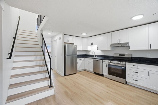 Interior Photo - Rolling Hills Townhouses