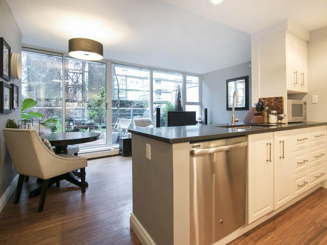 Photo principale - 1008 Cambie St