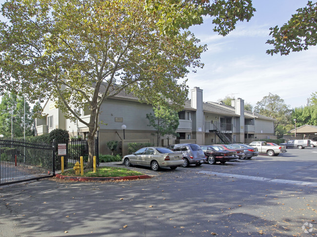 Heritage Oaks - Heritage Oaks Apartments