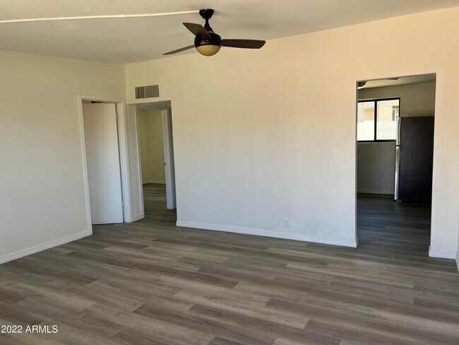 Building Photo - 5747 S 34th Pl