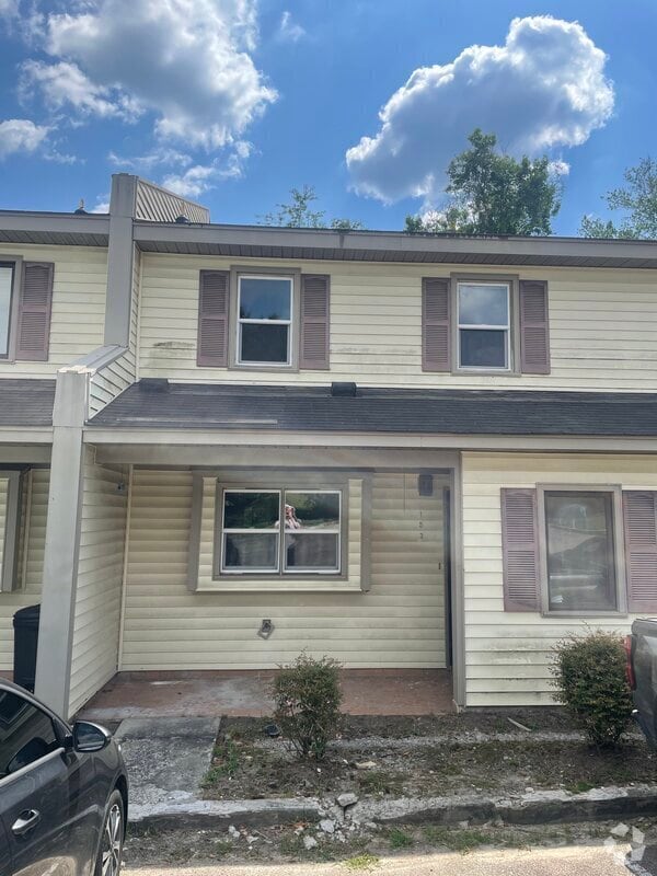 Building Photo - 153 Lionsgate Dr