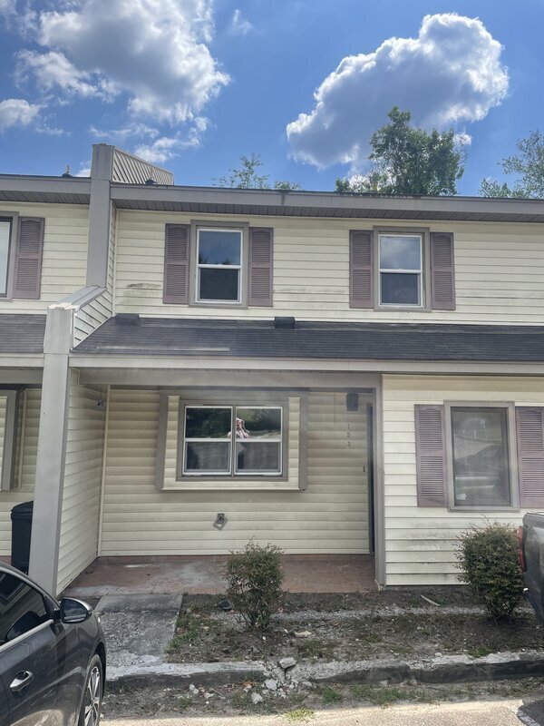Foto principal - 153 Lionsgate Dr