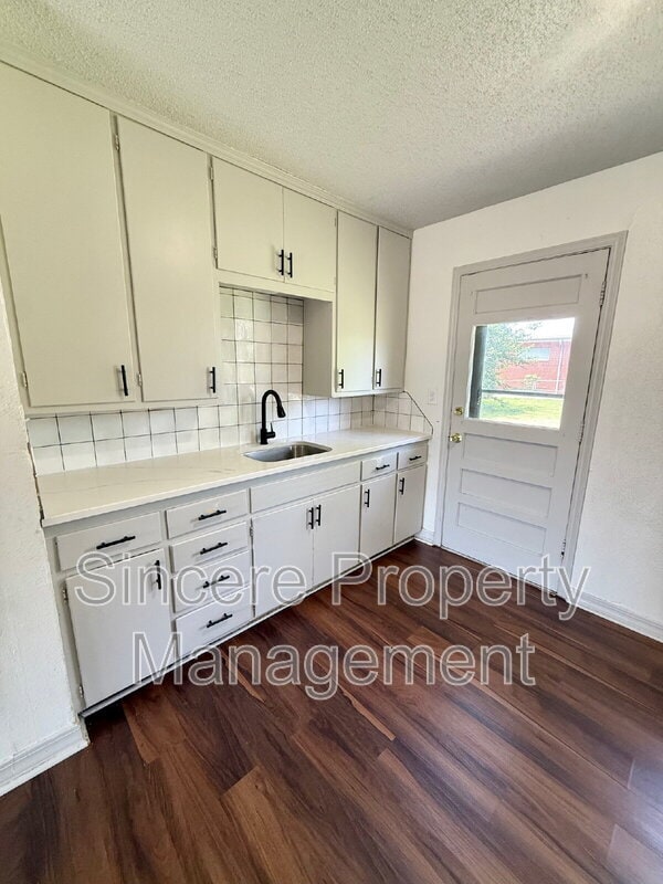 Building Photo - 9313 Mahler Pl