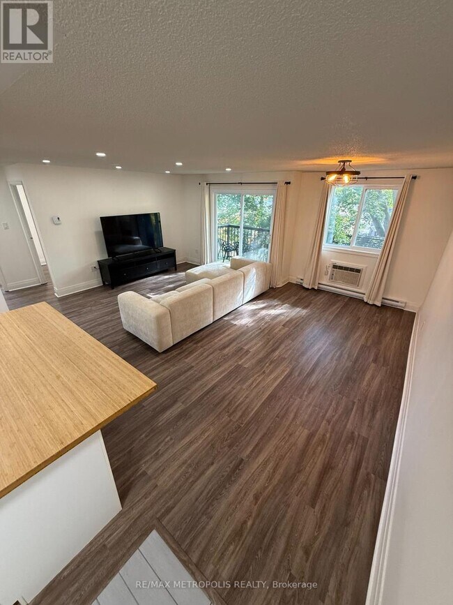 Photo du bâtiment - 271 Eiwo Ct