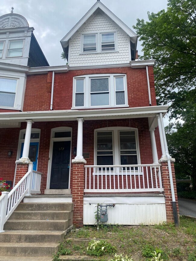 Foto del edificio - 527 N Pine St