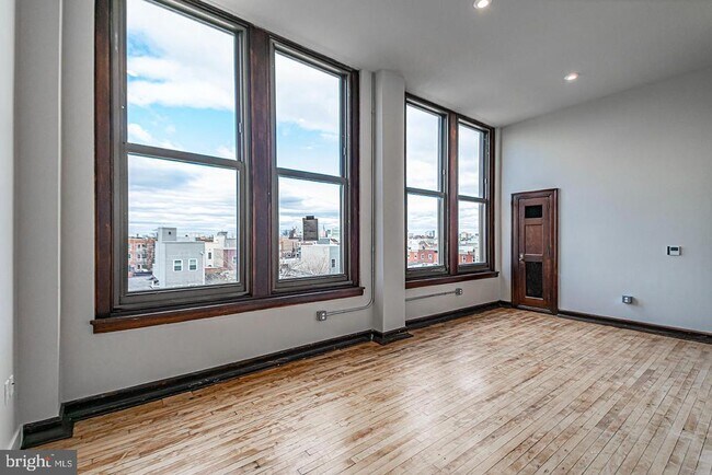 Foto del edificio - 1300 S 19th St
