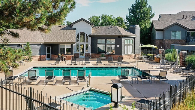 Pool and Spa - Lafayette Station
