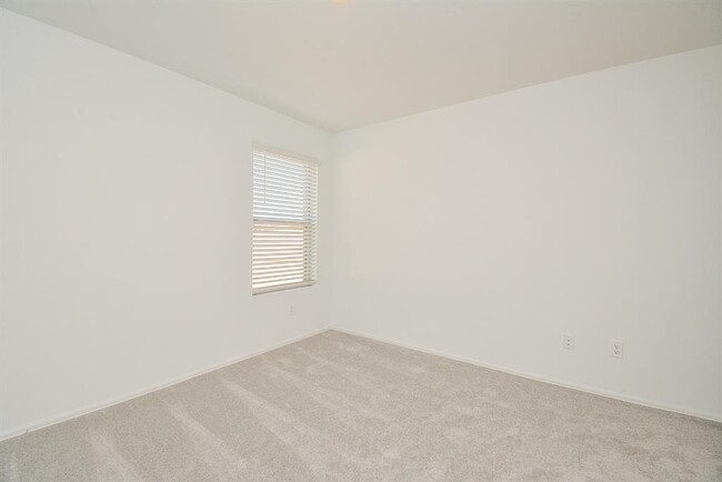 Building Photo - 5226 Sunvalley Bend Dr