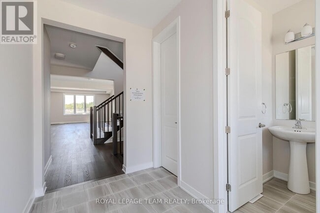 Building Photo - 475 Meynell Rd