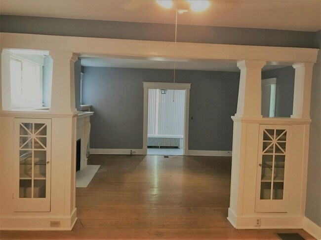 Front Room Image # 2 - 1202 Cherokee Rd