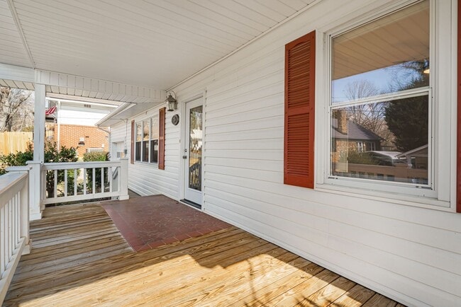 Building Photo - Modest East Asheville 3-Bedroom with Garage & Fenced-In Backyard