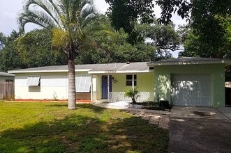 Building Photo - 1560 Robinson Dr N