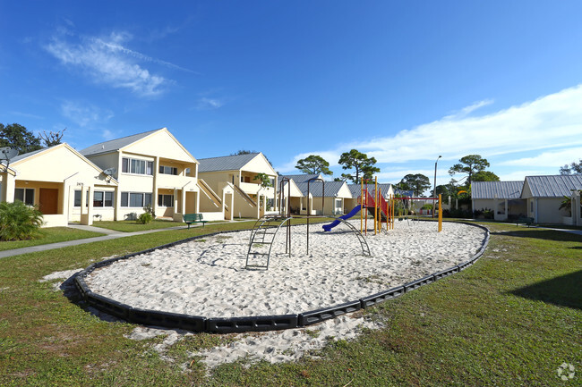 Foto del edificio - Sanders Pines