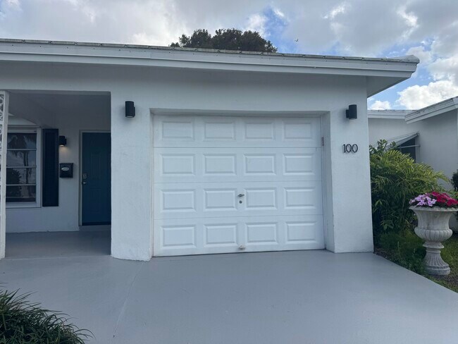 Foto del edificio - 100 NW 27th St