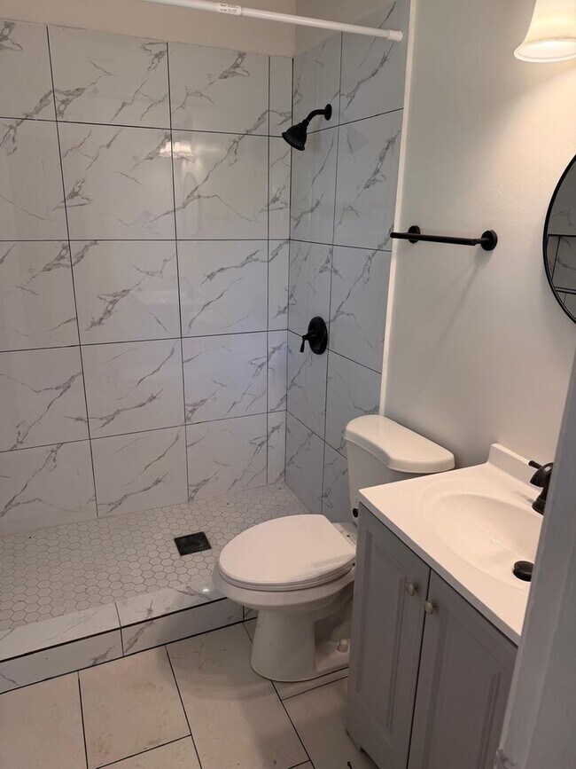 Building Photo - For Rent – Newly Remodeled 5 Bedroom Home!