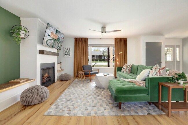 Building Photo - 705 NW J St