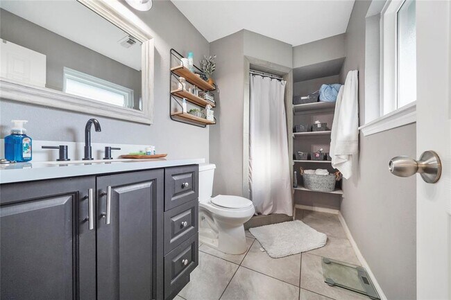 Foto del edificio - 304 Old Bayou Dr