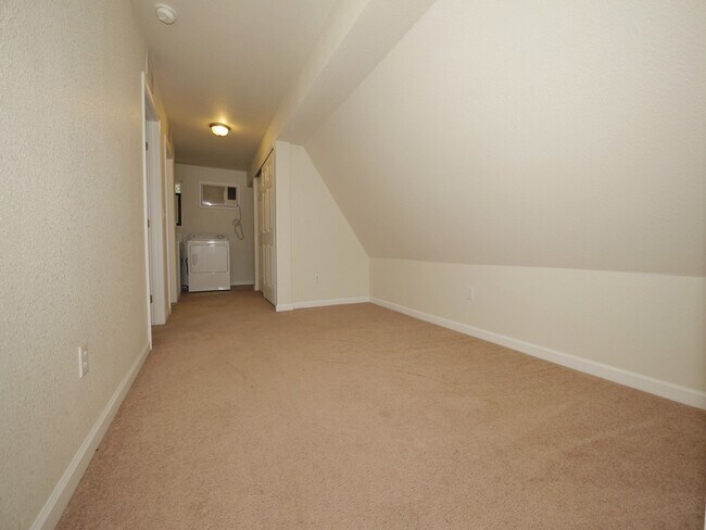 Building Photo - 6653 Garner Pl