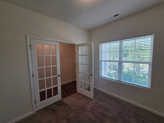 Foto del edificio - 76 Saddle Oaks Ln