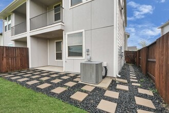 Building Photo - 9762 Soto St