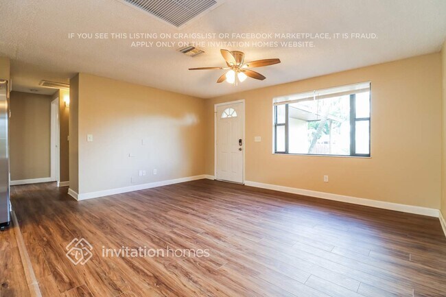 Foto del edificio - 2065 Briarwood St