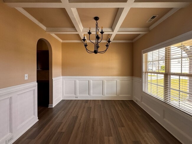 Building Photo - Well-Maintained 4 Bed 2.5 Bath Home in Westgate