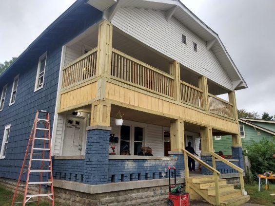 Foto del edificio - 1449 Maple Ave