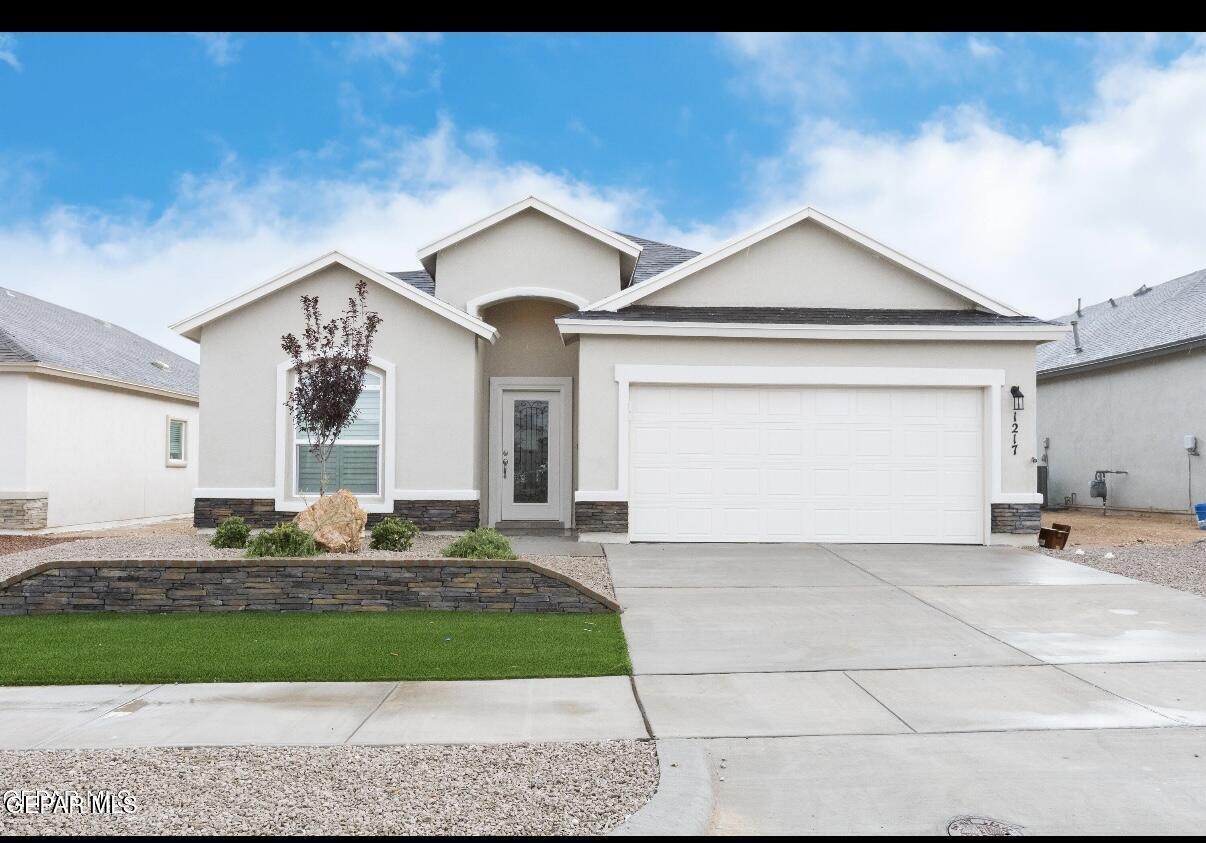 Foto principal - 1208 Golden Summer Pl