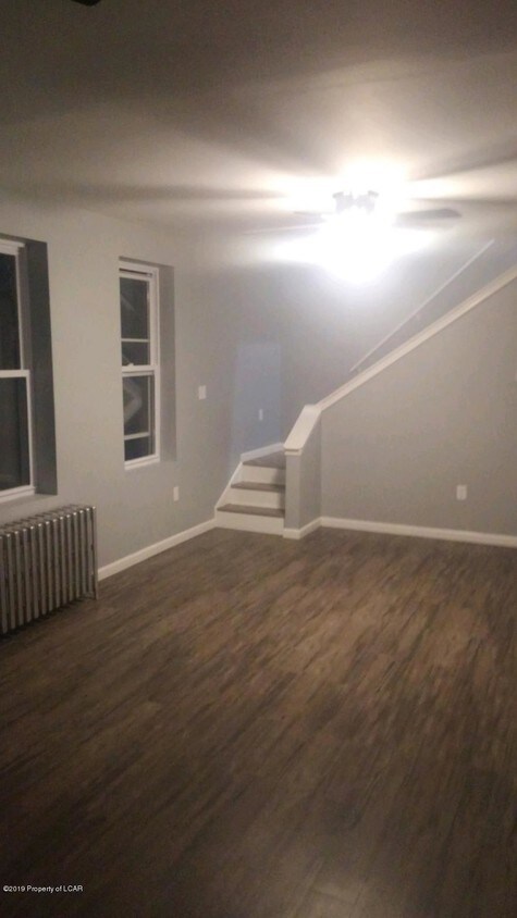 Primary Photo - 209 Andover St