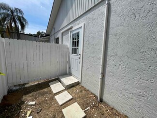 Building Photo - 2808 Falling Leaves Dr