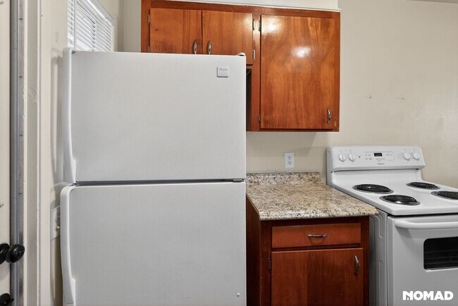 Building Photo - Charming 2BR Apartment in Fresno