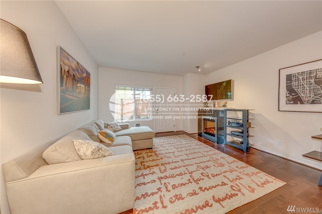 Primary Photo - 10394 157th Pl NE