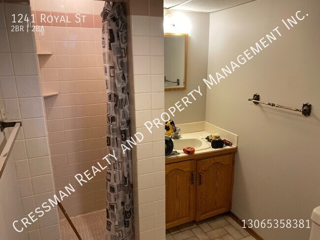 Building Photo - 2 bed 2 bath House in Regina SK.