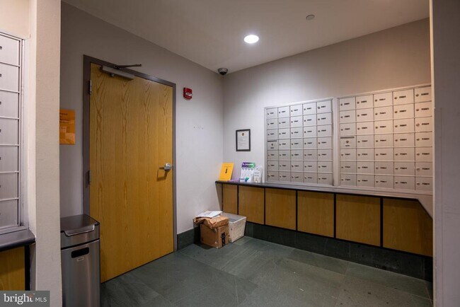 Foto del edificio - 400 Massachusetts Ave NE