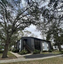 Building Photo - 220 Riverbend Dr