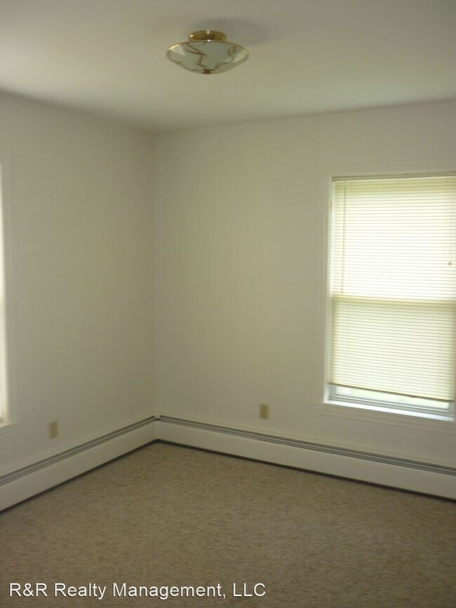 Building Photo - 1 br, 1 bath House - 108 North Main St Apt 4
