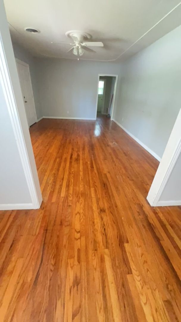 Building Photo - Great location! Must See  3BD-2 BA