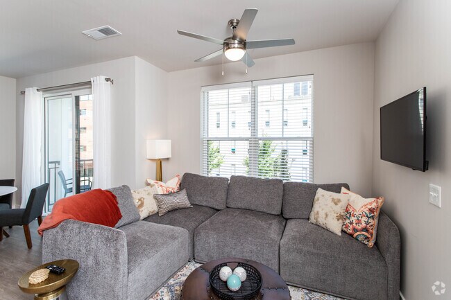 2BR, 2BA - 1,031-1,089 SF - Stevie - Xander on State