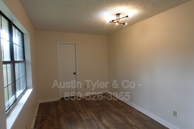 Building Photo - 3164 Redbud Ln