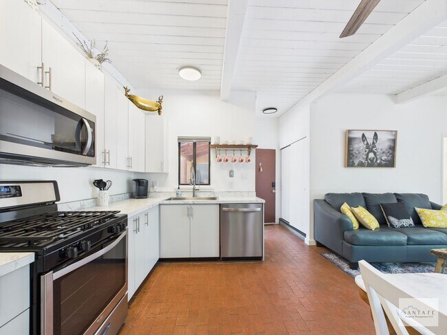 Foto del edificio - Fully Furnished 1 Bedroom Condo