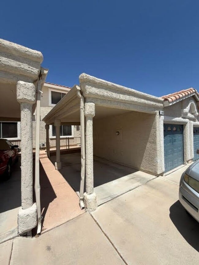 Building Photo - 2208 Rugged Mesa Dr