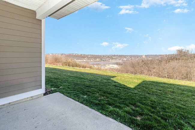 Building Photo - 440 Riverpointe Dr