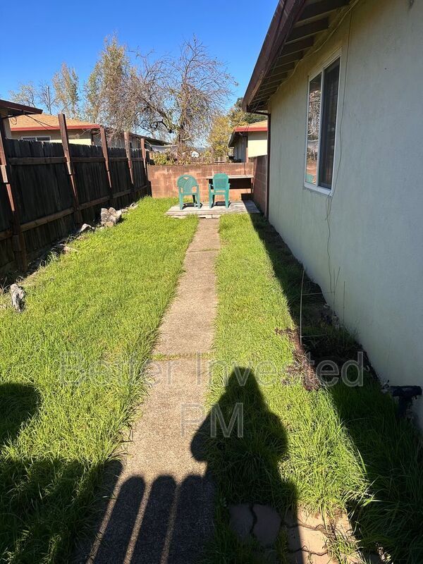 Foto del edificio - 216 Ford St